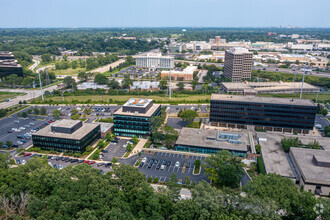 9933 Woods Dr, Skokie, IL - aerial  map view