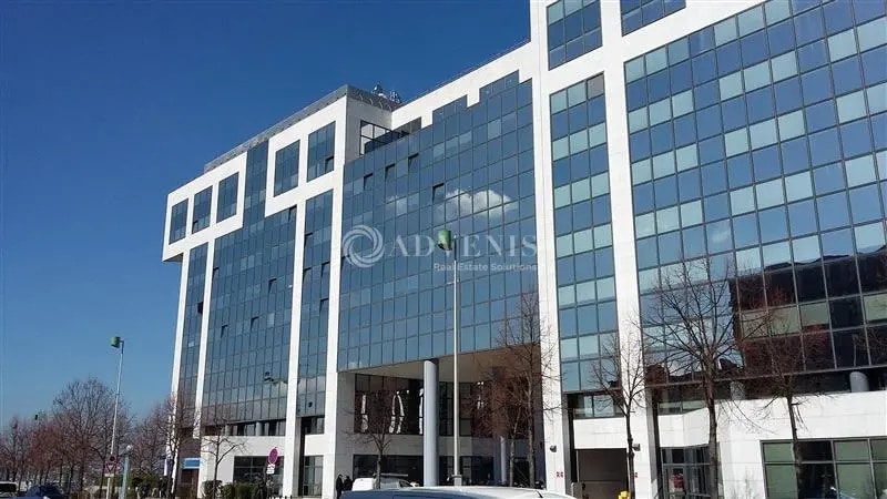 Office in Noisy-le-Grand for lease - Building Photo - Image 2 of 6