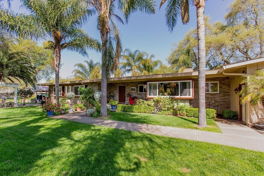 2425 River Rd, Modesto, CA 95351