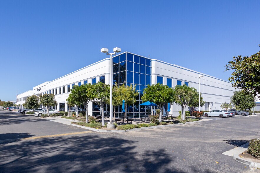 3301 Sturgis Rd, Oxnard, CA for sale - Building Photo - Image 2 of 4