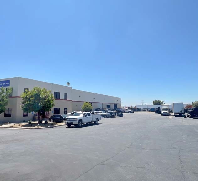 205 W Slover Ave, Bloomington, CA for lease - Building Photo - Image 3 of 7
