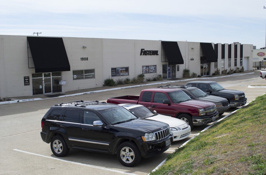 1900-1912 W Mockingbird Ln, Dallas, TX for sale - Primary Photo - Image 1 of 1