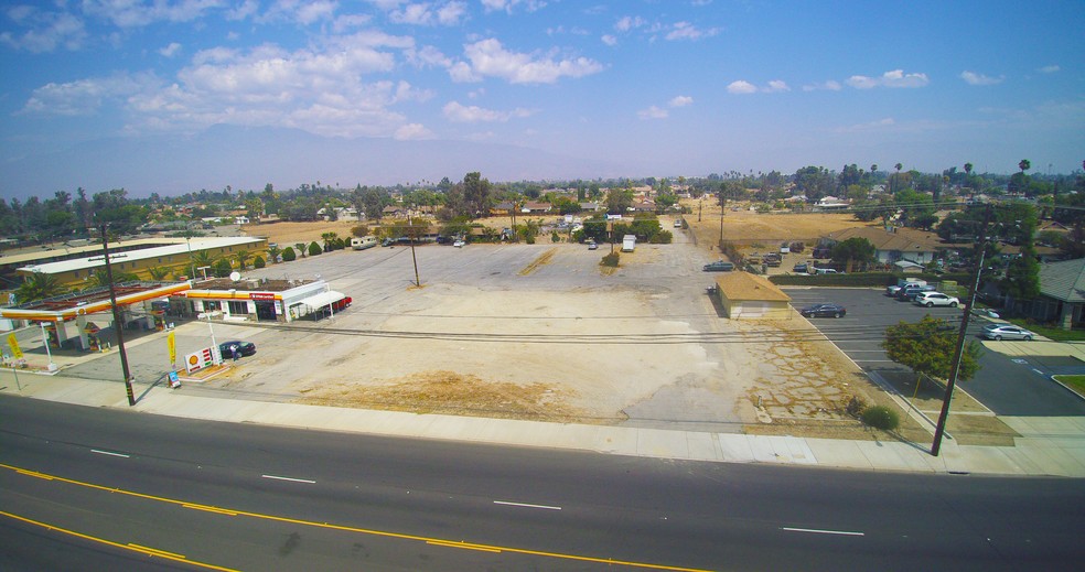 16436 Foothill Blvd, Fontana, CA for sale - Primary Photo - Image 1 of 1