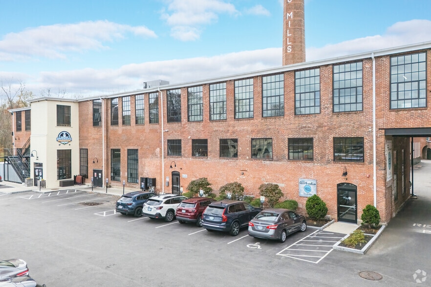 334 Knight St, Warwick, RI for sale - Primary Photo - Image 1 of 1