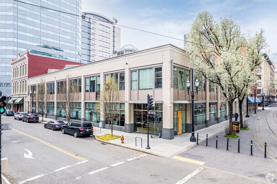 110 SW Yamhill St, Portland, OR for lease - Primary Photo - Image 1 of 21