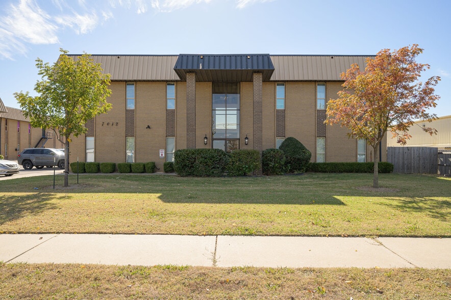 7012 NW 63rd St, Bethany, OK for sale - Primary Photo - Image 1 of 15