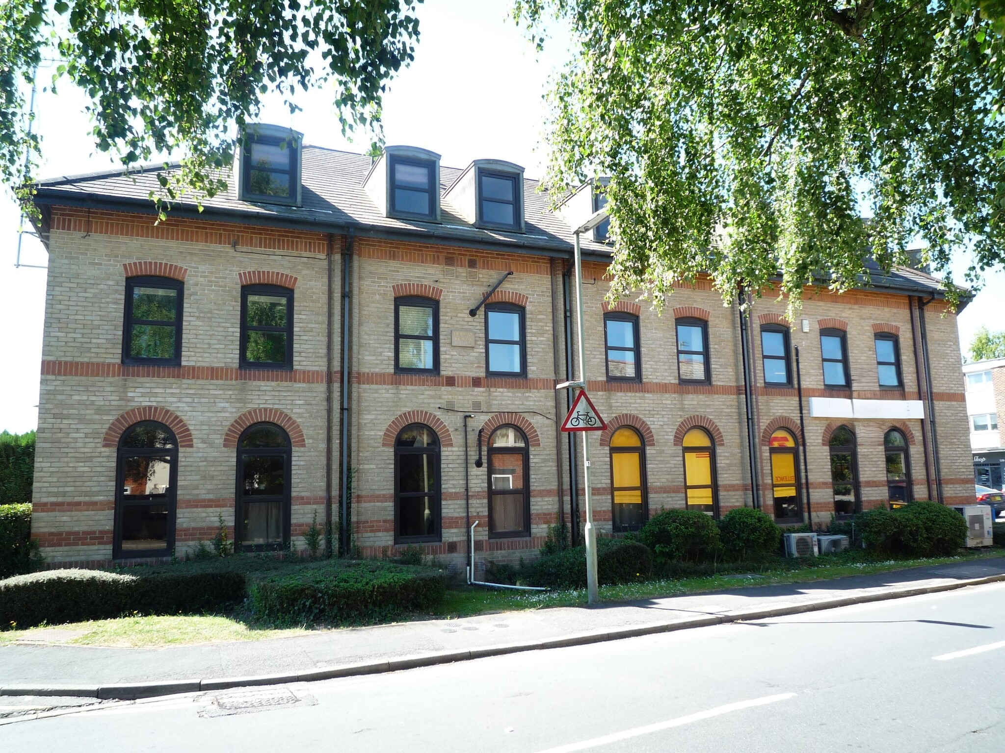 103 Frimley Rd, Camberley for lease Interior Photo- Image 1 of 4