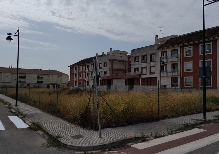 Land in La Pobla Llarga, Valencia for sale Building Photo- Image 1 of 7
