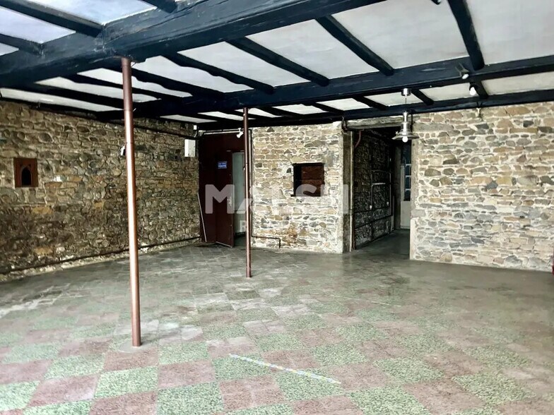 Retail in Lyon for lease - Interior Photo - Image 3 of 4