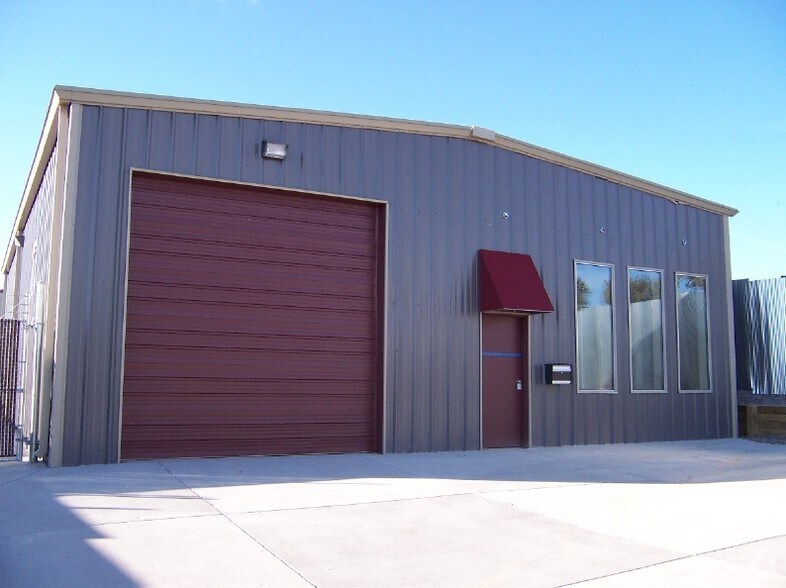 1820 W Baker Ave, Englewood, CO for lease - Primary Photo - Image 3 of 10