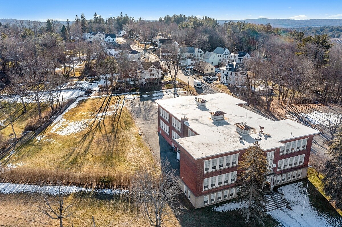 75 E Broadway, Gardner, MA 01440