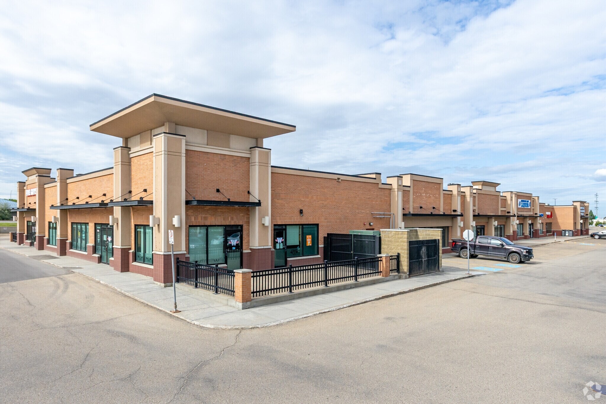 993 Fir St, Edmonton, AB for lease Building Photo- Image 1 of 2