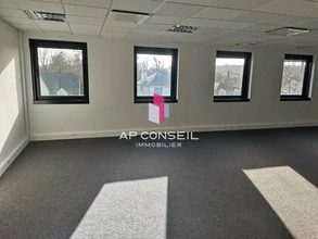 Office in Le Pecq for lease Interior Photo- Image 2 of 4