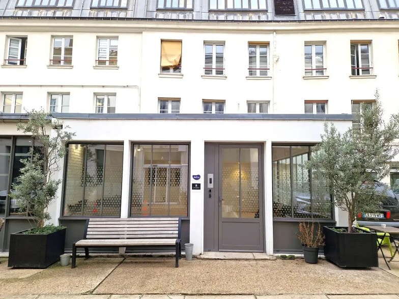 Office in Paris for lease - Building Photo - Image 1 of 8