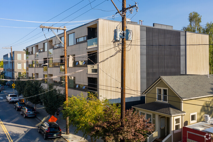 3330 SE Division St, Portland, OR for lease - Building Photo - Image 1 of 9