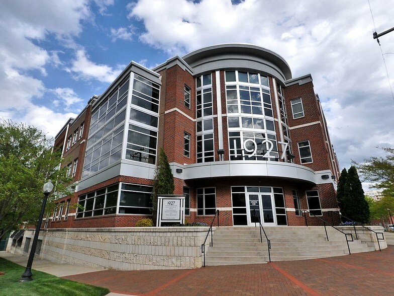 1927 S Tryon St, Charlotte, NC for lease - Image 1 of 5