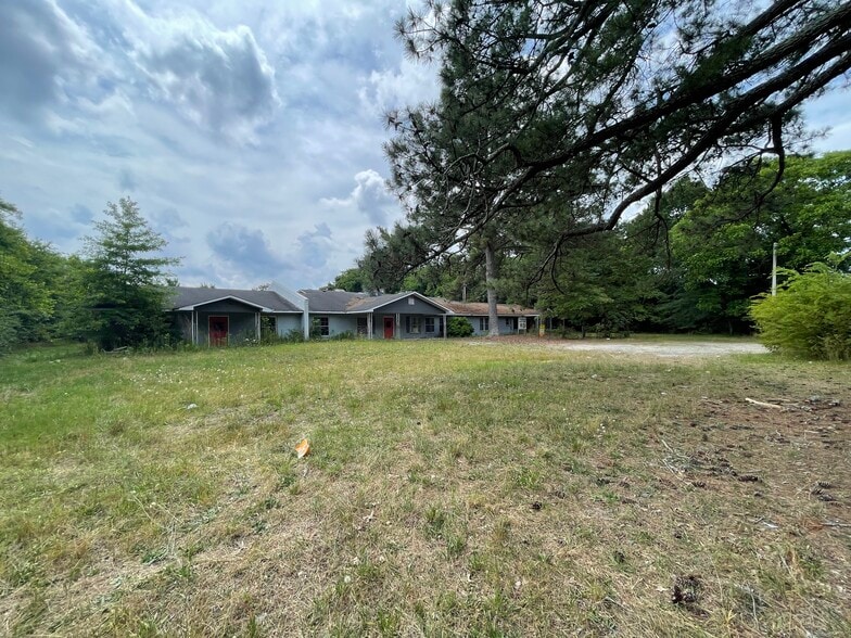 311 E Bryant St, Enfield, NC for sale - Building Photo - Image 2 of 14