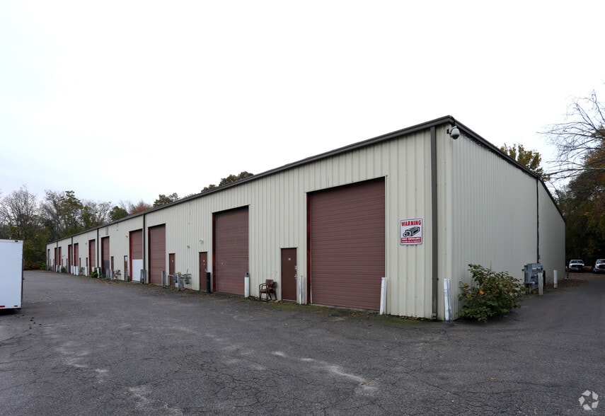 100 Bellows St, Warwick, RI for sale - Primary Photo - Image 1 of 1