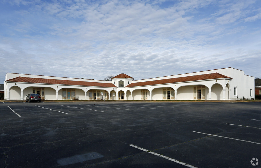 2305 Wellington Dr, Wilson, NC for lease - Building Photo - Image 1 of 5