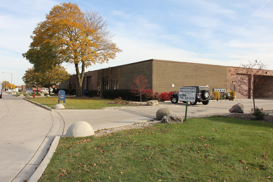 840-862 Eagle Dr, Bensenville, IL for lease - Other - Image 1 of 5