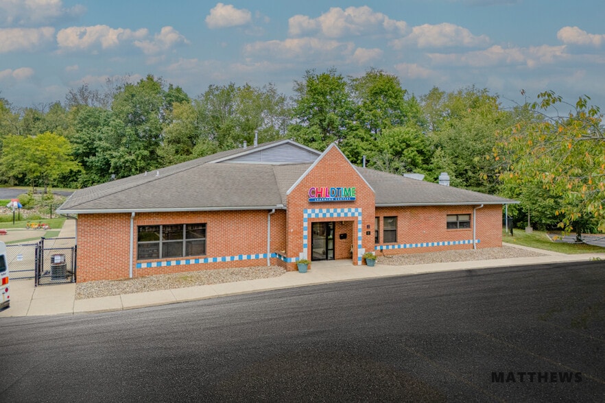 3475 Embassy Pky, Akron, OH for sale - Building Photo - Image 1 of 2