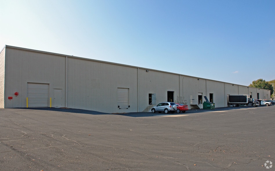 2277-2297 Arbor Blvd, Dayton, OH for lease - Building Photo - Image 2 of 6