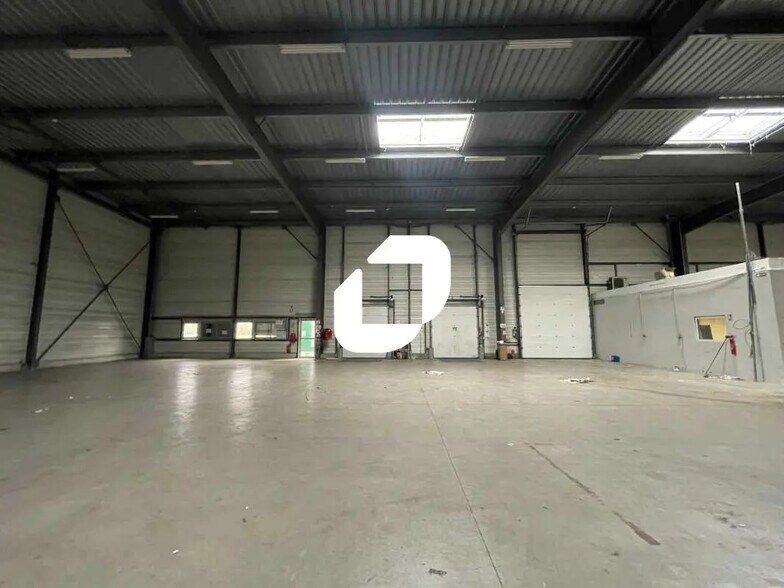 Office in Blanquefort for lease - Interior Photo - Image 3 of 7