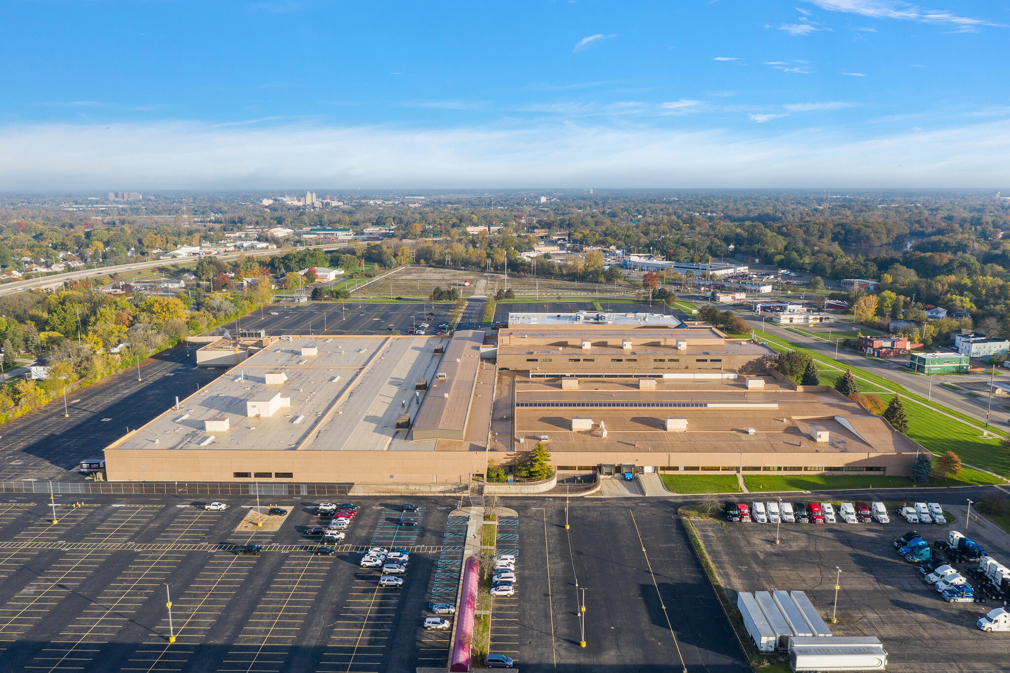 4100 S Saginaw St, Flint, MI for sale Building Photo- Image 1 of 1