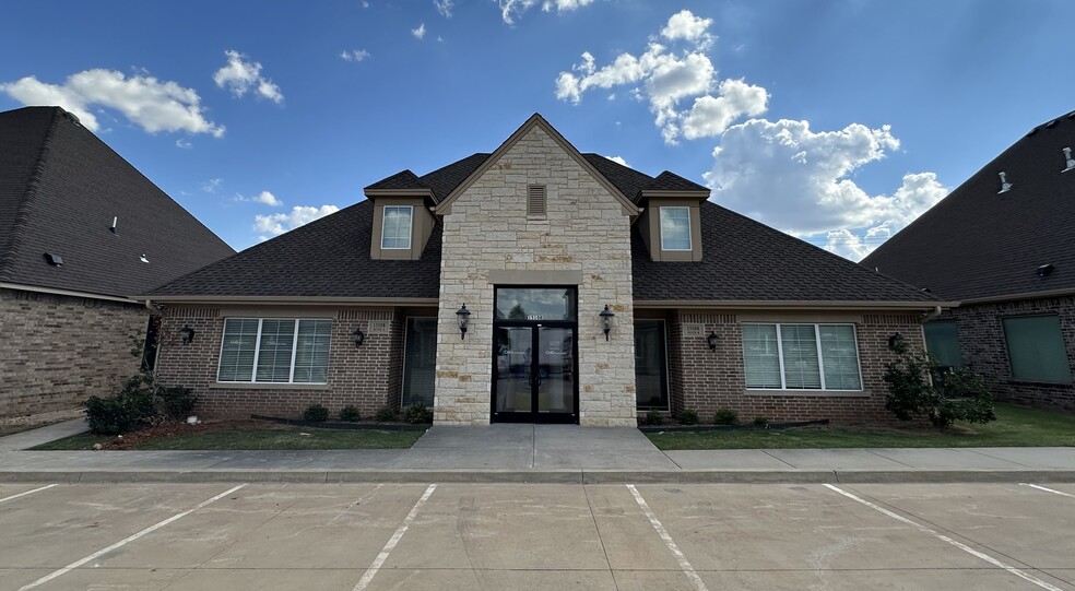 15108 Traditions Blvd, Edmond, OK for lease - Building Photo - Image 1 of 8