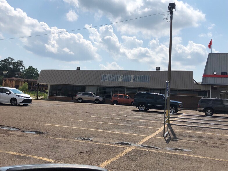 1315 Ellis Ave, Jackson, MS for sale - Building Photo - Image 1 of 1