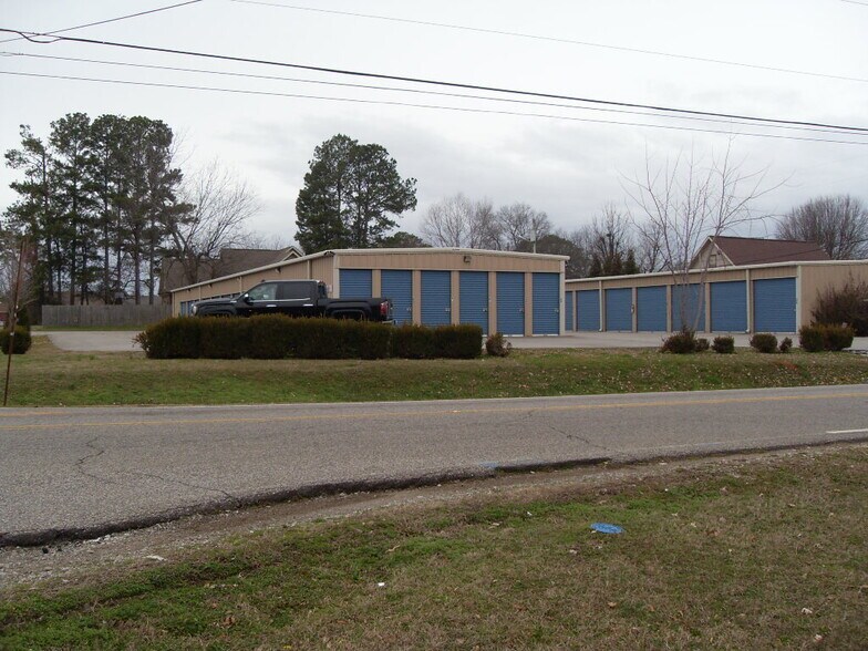 15567 Lucas Ferry Rd, Athens, AL 35611