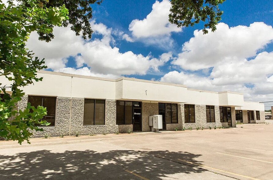 11127 Shady Trl, Dallas, TX for sale - Building Photo - Image 1 of 9