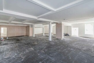 Victory Rd, Portland for lease Interior Photo- Image 1 of 3