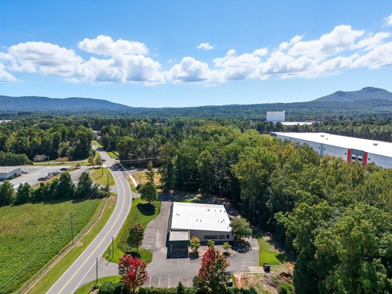 508-514 Canterbury Rd, Kings Mountain, NC for sale - Building Photo - Image 3 of 46