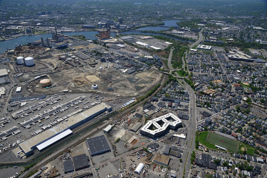 114 Spring St, Everett, MA for sale - Building Photo - Image 3 of 7