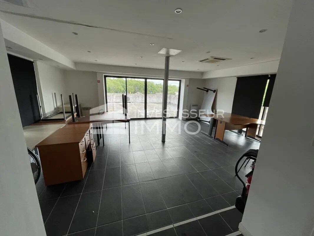 Office in Avon for lease Interior Photo- Image 1 of 3