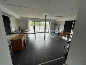 Office in Avon for lease Interior Photo- Image 1 of 3