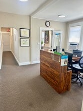 696 Anderson Ave, Cliffside Park, NJ for lease Interior Photo- Image 2 of 10