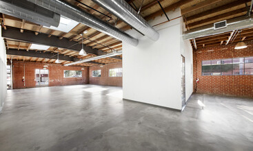 3003 Pennsylvania Ave, Santa Monica, CA for lease Building Photo- Image 2 of 9