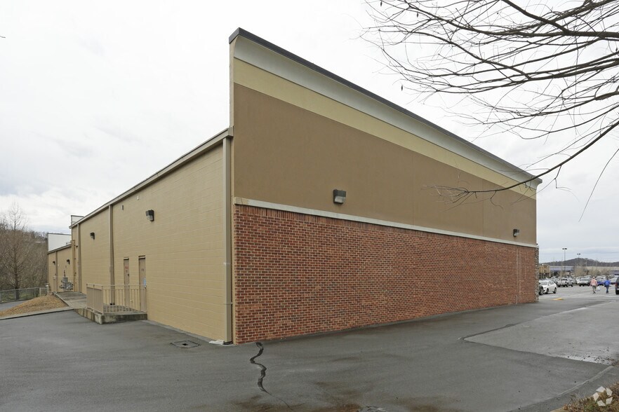 180 Marketplace Blvd, Johnson City, TN for lease - Building Photo - Image 3 of 4