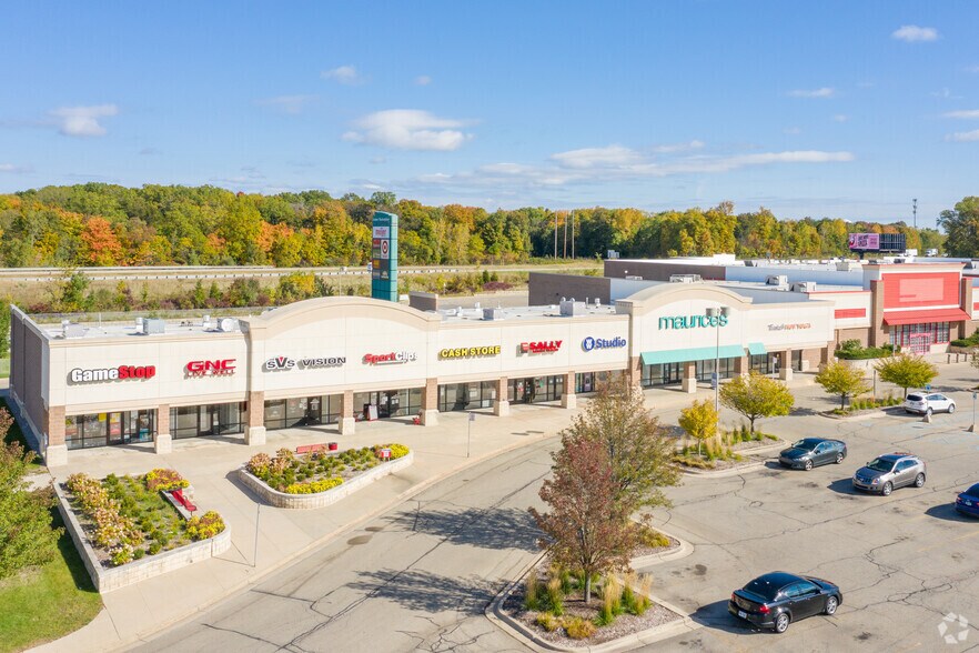1825-1925 MarketPlace Dr SE, Caledonia, MI for lease - Building Photo - Image 1 of 14