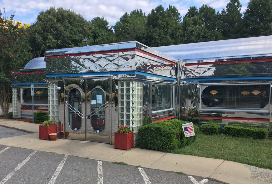 1650 Hanes Mall Blvd, WinstonSalem, NC 27103