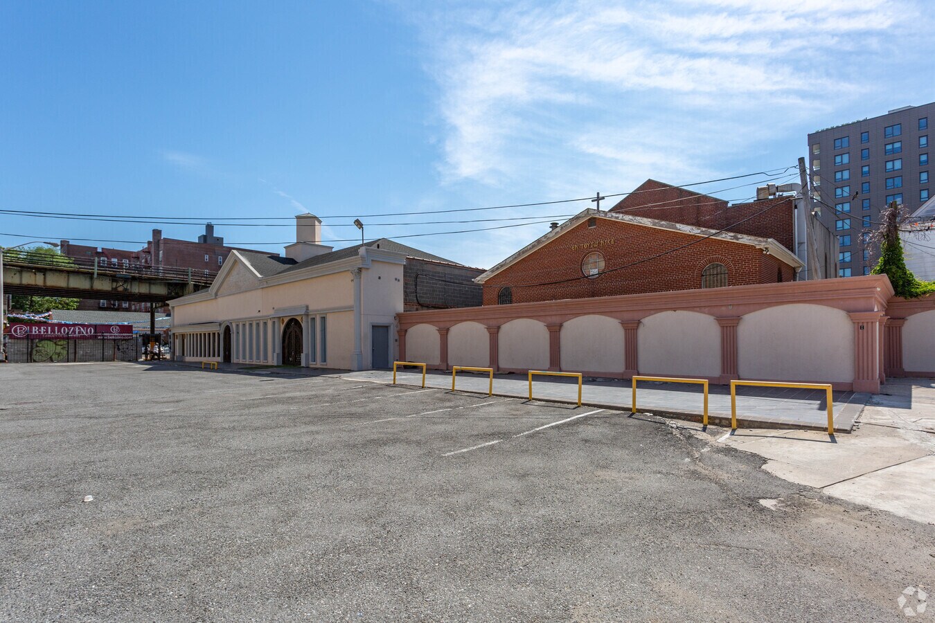 72017211 Roosevelt Ave, Jackson Heights, NY 11372