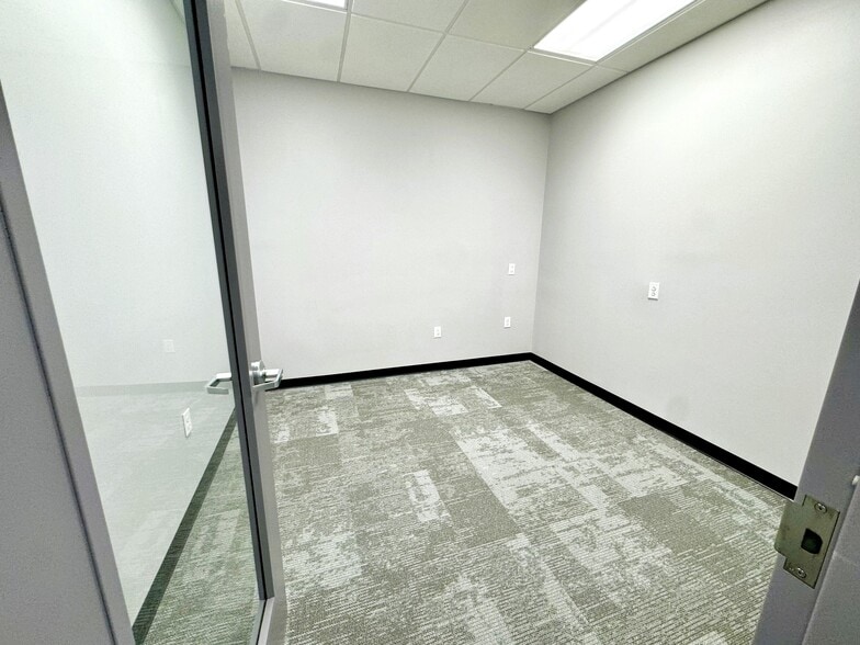 3000 Business Park Cir, Goodlettsville, TN for lease - Interior Photo - Image 2 of 9