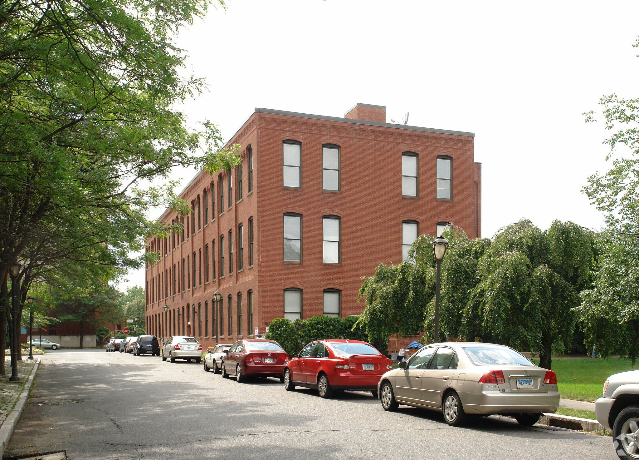 30 Laurel St, Hartford, CT 06106 Office for Sale