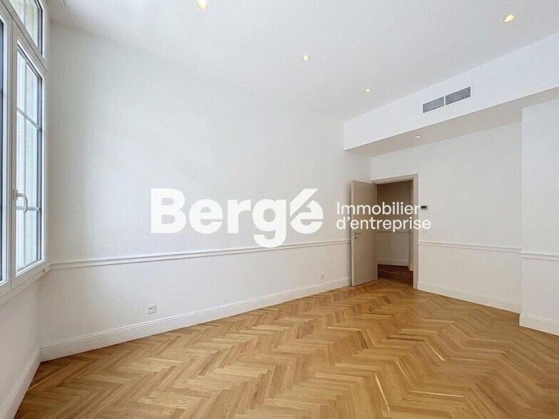 10 Rue Cronstadt, Nice for lease - Interior Photo - Image 3 of 17