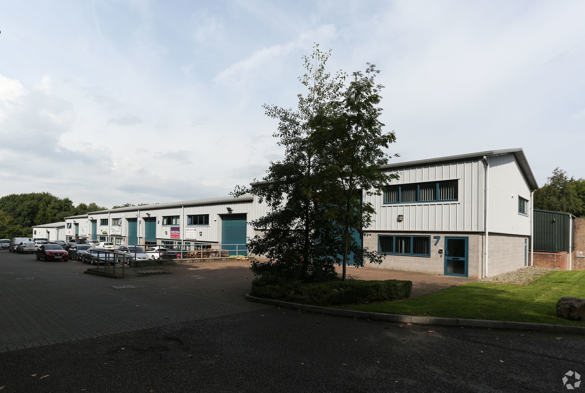 2-7 Gleamingwood Dr, Chatham for sale Primary Photo- Image 1 of 1