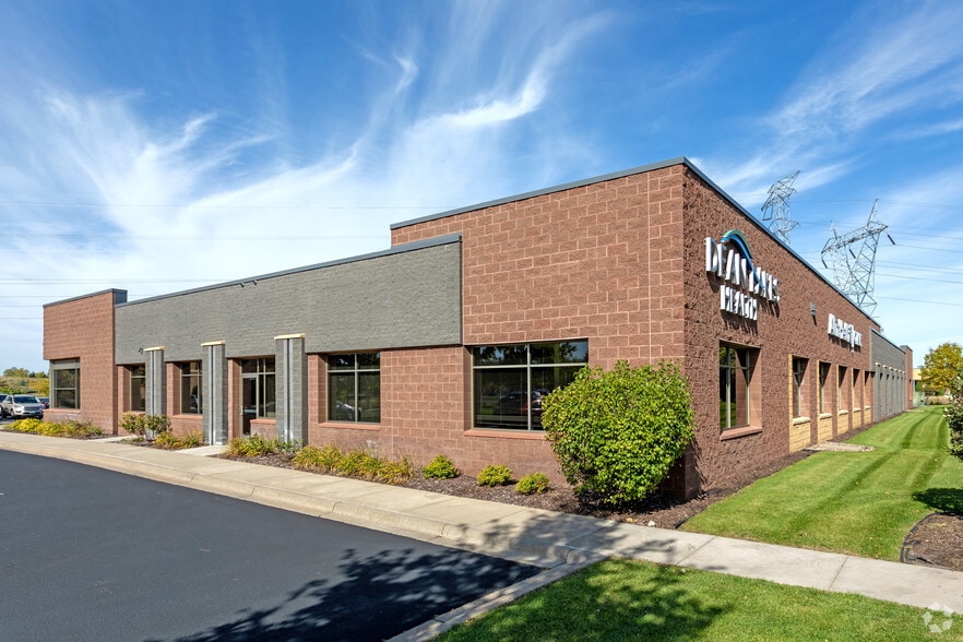 4201 Dean Lakes Blvd, Shakopee, MN for lease - Building Photo - Image 3 of 3