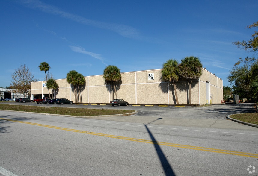 4495 36th St, Orlando, FL for lease - Building Photo - Image 1 of 17