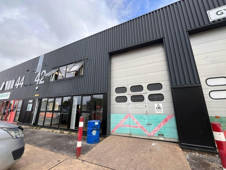 Edison Rd, Aylesbury for lease - Building Photo - Image 1 of 12